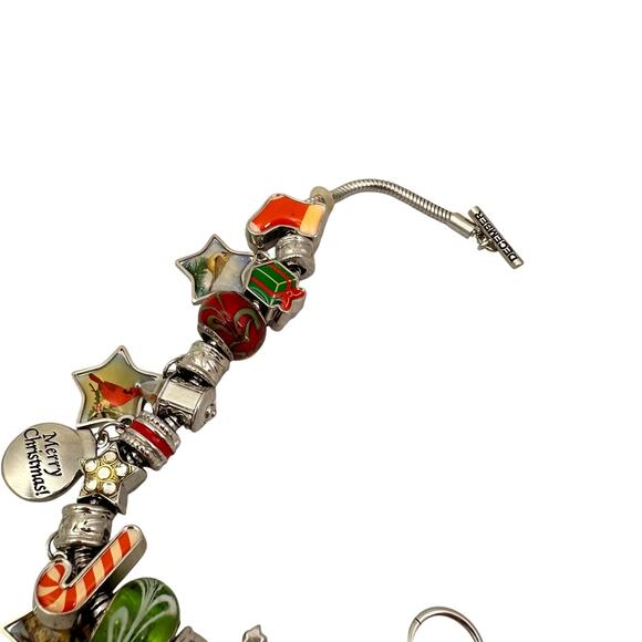 Willabee & Ward WW Charm December Toggle Bracelet Enamel Christmas - Picture 3 of 4